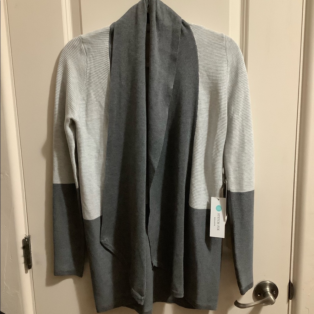 Light heather grey / charcoal cardigan in size small